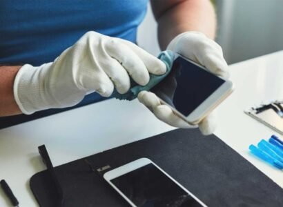 How to Choose the Right Tech Repair Service in Norwich