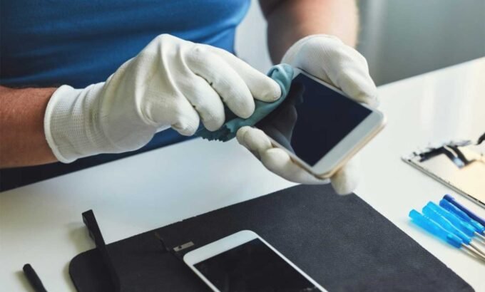 How to Choose the Right Tech Repair Service in Norwich